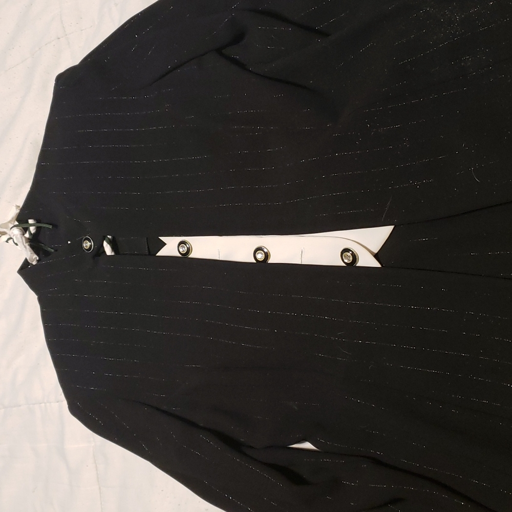 Suit - Picture 2 of 5